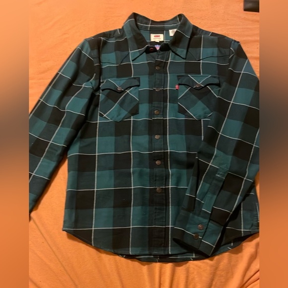 Eagles Levi’s flannel - Picture 2 of 4